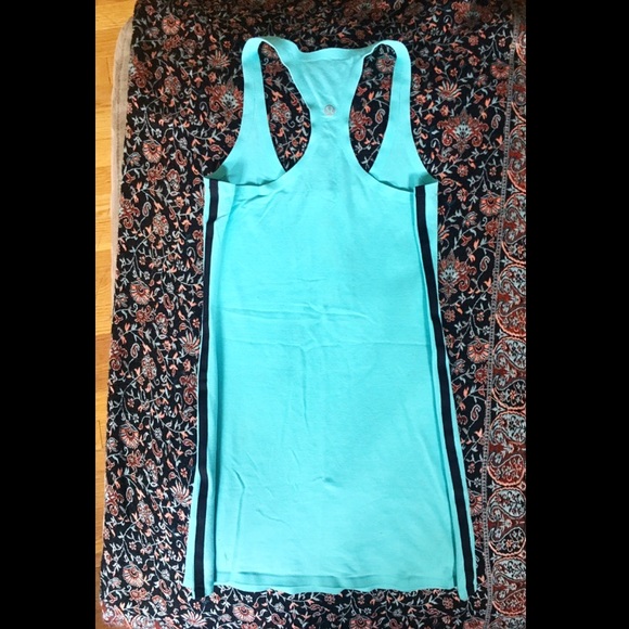 Lululemon Racer Back Tank 💪🏼💗 - Picture 2 of 3